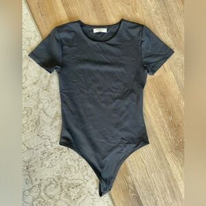 Aritzia Babaton Contour bodysuit in classic black small